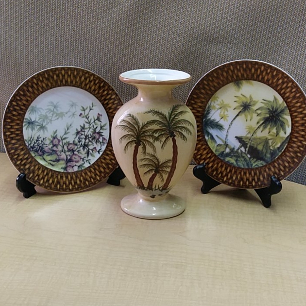 Palm Tree Design Decorative Plates & Vase
